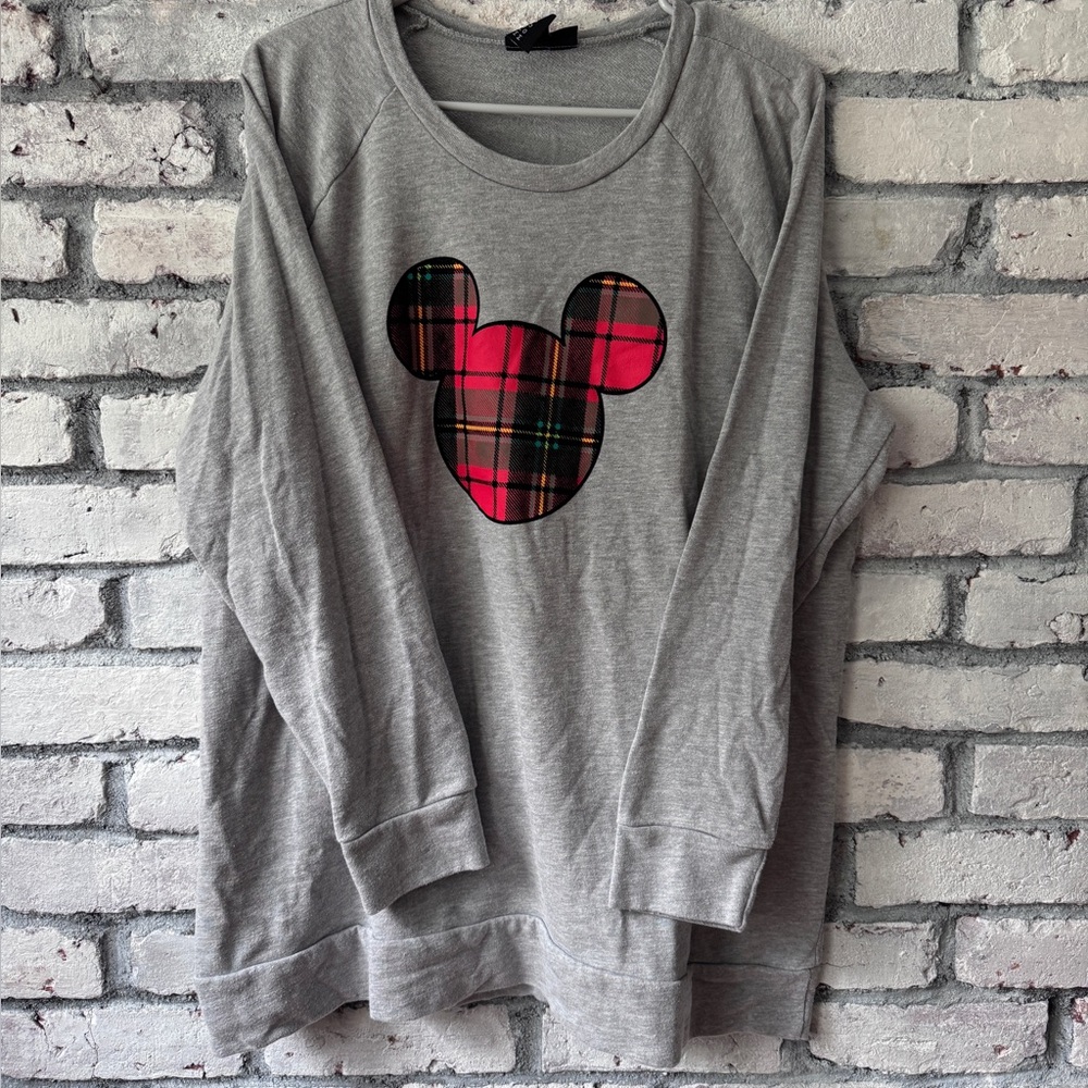 Lane Bryant EUC Classic High-Low Hem Plaid Mickey
Graphic Sweatshirt 18/20